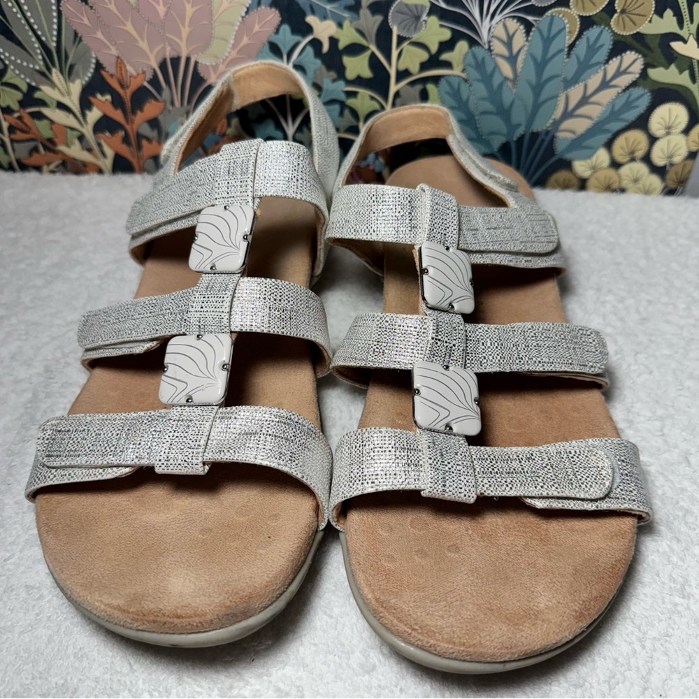 Vionic Amber Women's Silver Adjustable Straps San… - image 4